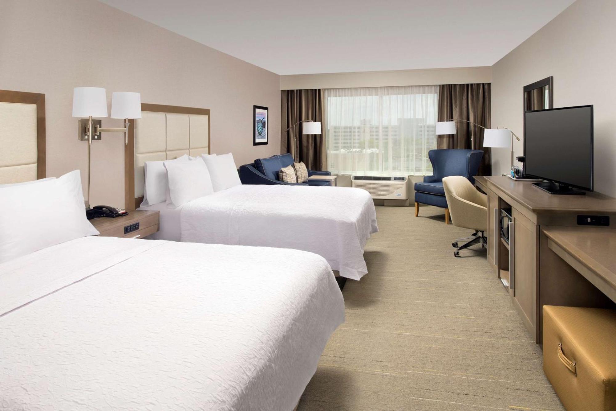 Hampton Inn Wilmington Downtown Buitenkant foto