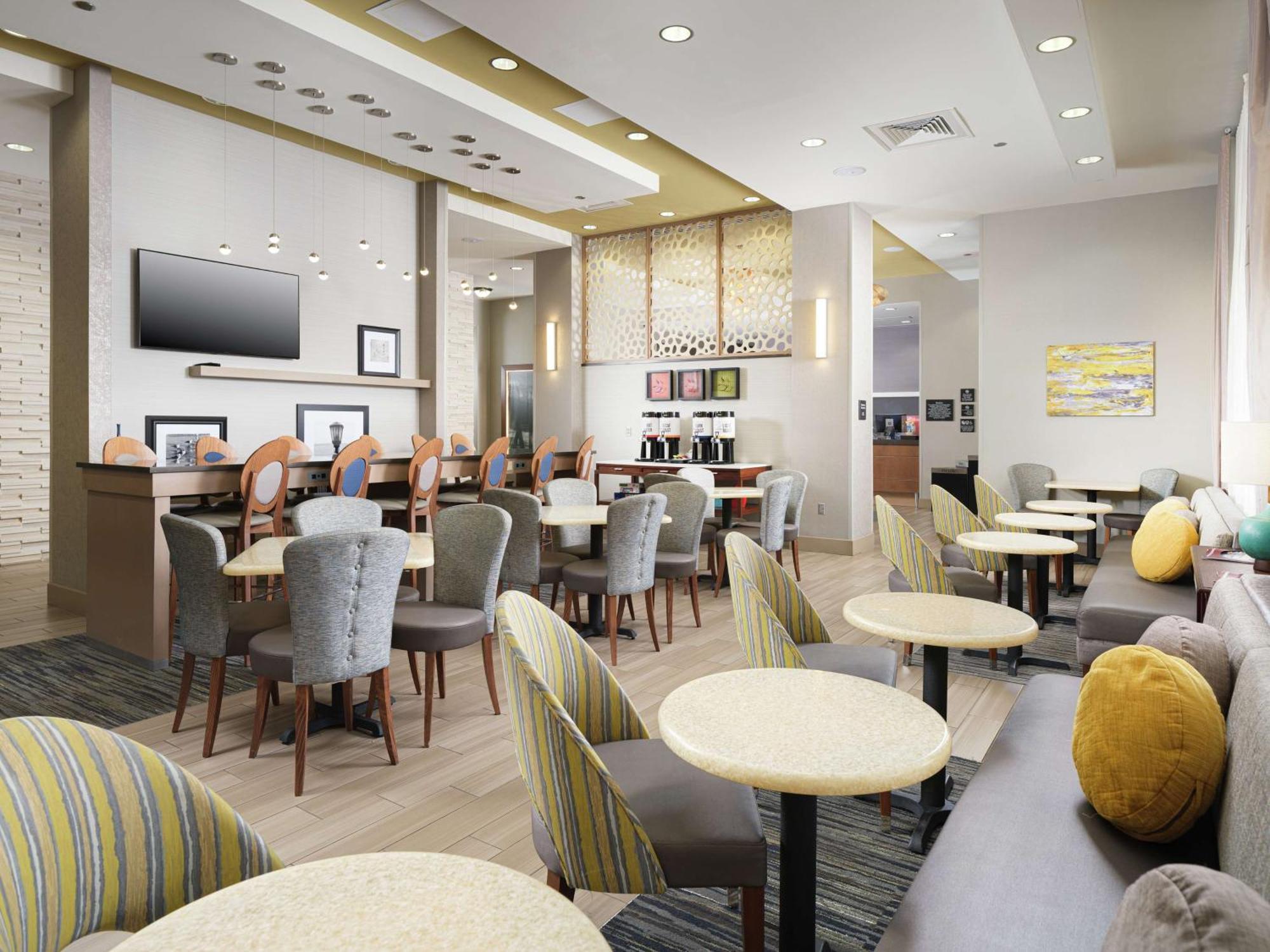 Hampton Inn Wilmington Downtown Buitenkant foto